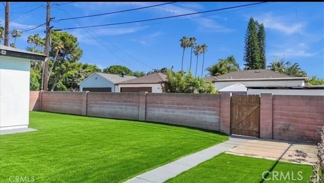 506 W Victor Avenue, Anaheim CA: https://media.crmls.org/medias/00fce6bf-cfc0-4db9-881b-4e1d55995c0d.jpg