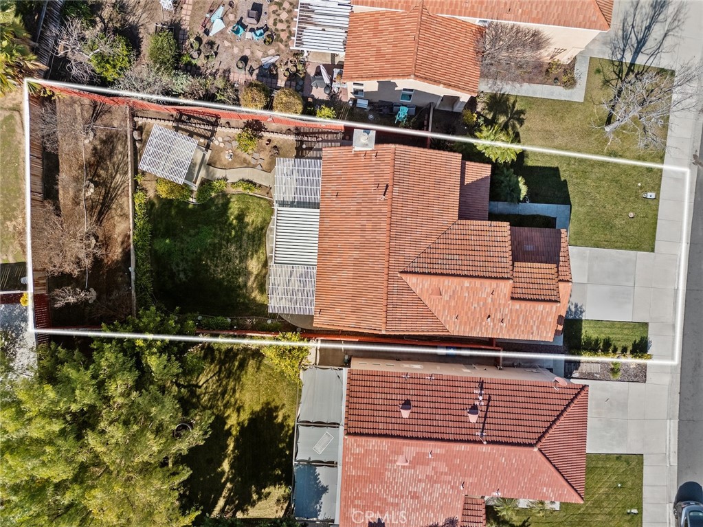 https://media.crmls.org/medias/00fd26df-e717-4386-b43b-66743e90f590.jpg?preset=X-Large