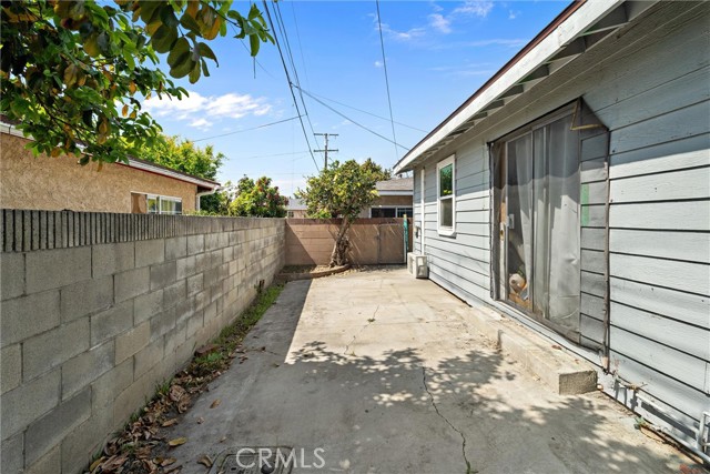 Detail Gallery Image 10 of 10 For 8728 Flower, Bellflower,  CA 90706 - – Beds | – Baths