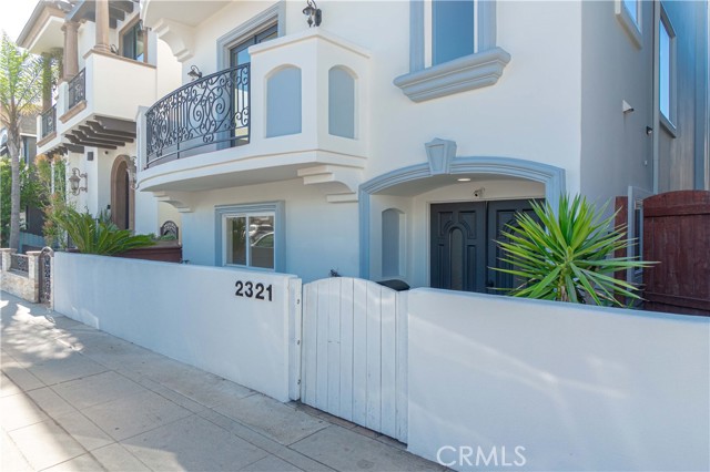 2321 Hermosa Avenue, Hermosa Beach, California 90254, 4 Bedrooms Bedrooms, ,4 BathroomsBathrooms,Residential,Sold,Hermosa,SB23217012