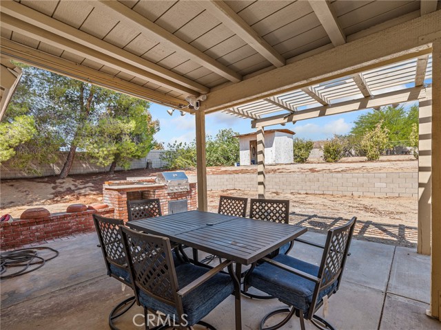 18668 Kamana Road, Apple Valley CA: https://media.crmls.org/medias/00fdbf91-0efe-4784-ab5b-96239fceb556.jpg