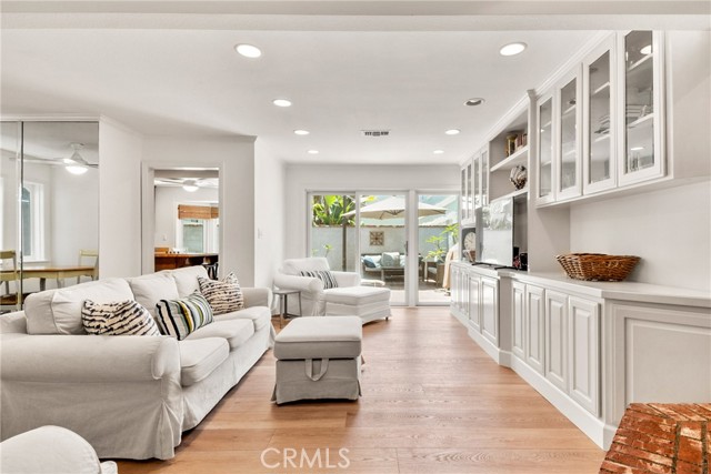 Detail Gallery Image 39 of 43 For 5309 River Ave, Newport Beach,  CA 92663 - 3 Beds | 2/1 Baths
