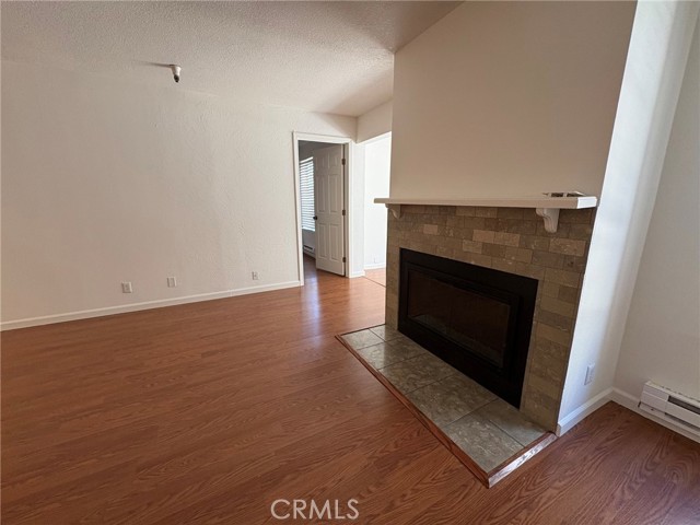 Detail Gallery Image 9 of 21 For 735 El Camino Real #102,  Burlingame,  CA 94010 - 2 Beds | 1 Baths