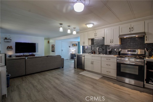 Detail Gallery Image 10 of 25 For 10701 Cedar #13,  Bloomington,  CA 92316 - 3 Beds | 2 Baths