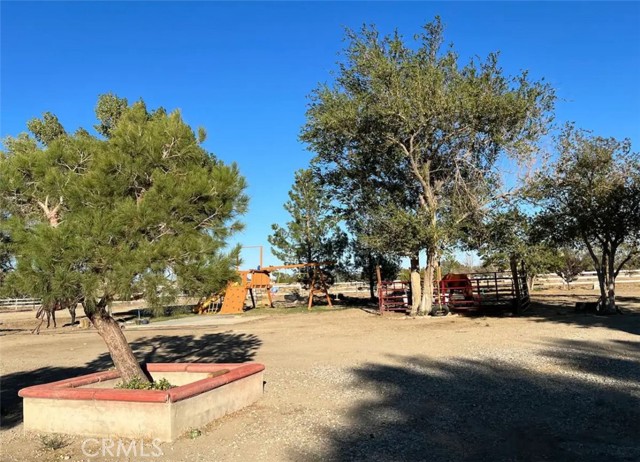 Detail Gallery Image 12 of 19 For 7985 W Avenue a, Rosamond,  CA 93560 - 3 Beds | 2 Baths