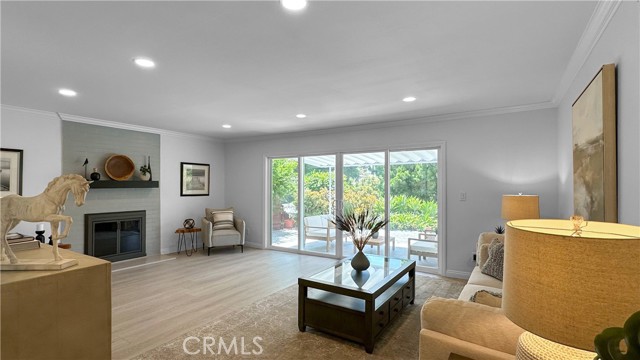 Detail Gallery Image 4 of 34 For 969 Adelante, Los Angeles,  CA 90042 - 4 Beds | 3 Baths