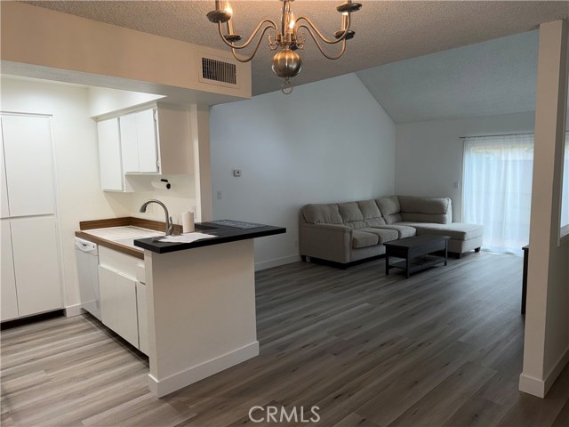 22330 Victory Boulevard, 803 photo 4