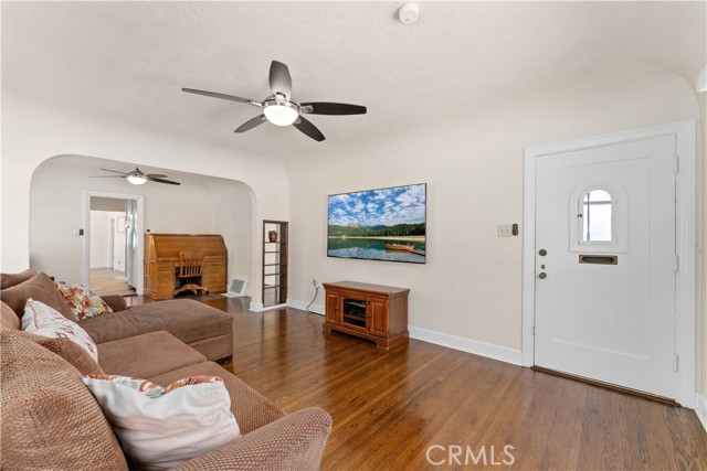 Detail Gallery Image 9 of 33 For 200 W Mountain View Ave, Glendora,  CA 91741 - 3 Beds | 2 Baths