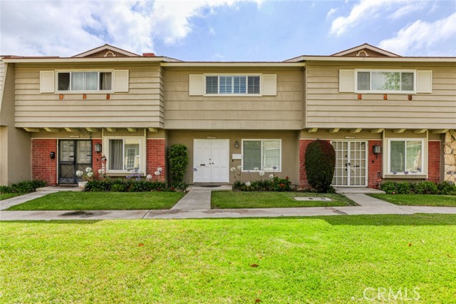 Detail Gallery Image 1 of 56 For 11879 Sungrove Cir, Garden Grove,  CA 92840 - 3 Beds | 2/1 Baths