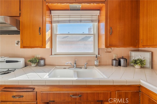 Detail Gallery Image 12 of 46 For 1241 S Walnut, Anaheim,  CA 92802 - 3 Beds | 2 Baths