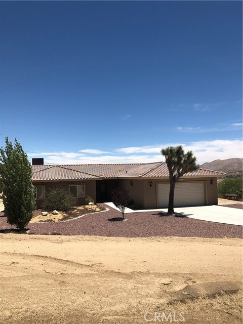 6325 Palo Alto Ave, Yucca Valley, CA 92284-2258