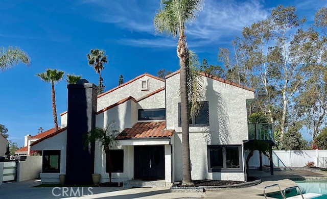 25736 La Serra, Laguna Hills, CA 92653