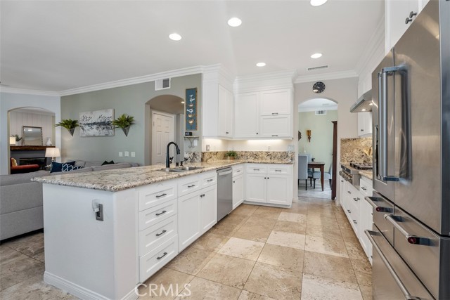 7 Mariposa, Rancho Santa Margarita CA: https://media.crmls.org/medias/01020c99-ed9a-4b98-a93f-9c601204252e.jpg