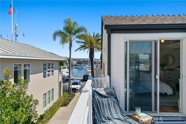 Detail Gallery Image 26 of 41 For 19 Beach Dr, Newport Beach,  CA 92663 - 2 Beds | 2 Baths