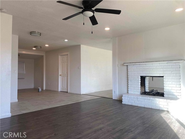 Detail Gallery Image 7 of 14 For 135 W Burlwood Ln, Lemoore,  CA 93245 - 4 Beds | 2/1 Baths