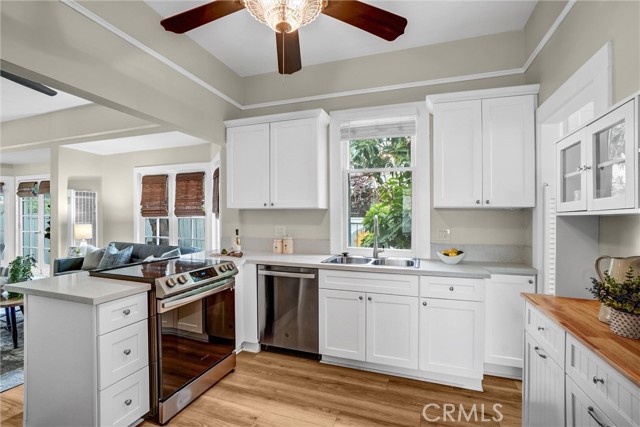 Detail Gallery Image 18 of 50 For 151 N Lincoln, Fullerton,  CA 92831 - 4 Beds | 4 Baths