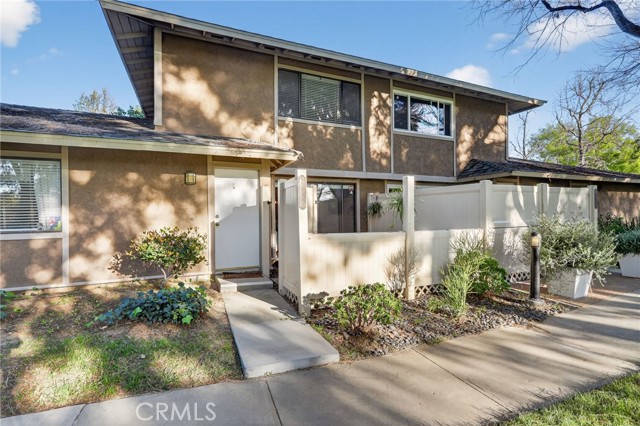 Front Image Thumbnail for CROC26054636