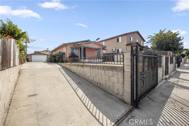 Detail Gallery Image 4 of 18 For 146 W 113th St, Los Angeles,  CA 90061 - 2 Beds | 1 Baths