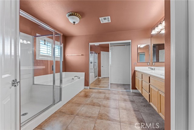 Detail Gallery Image 14 of 27 For 40062 Chelsea Ct, Palmdale,  CA 93551 - 5 Beds | 3 Baths