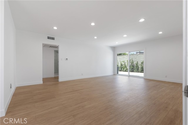 623 Orange Grove Avenue, Glendale CA: https://media.crmls.org/medias/0104e421-f440-4292-aaaf-b8c7026c5f55.jpg