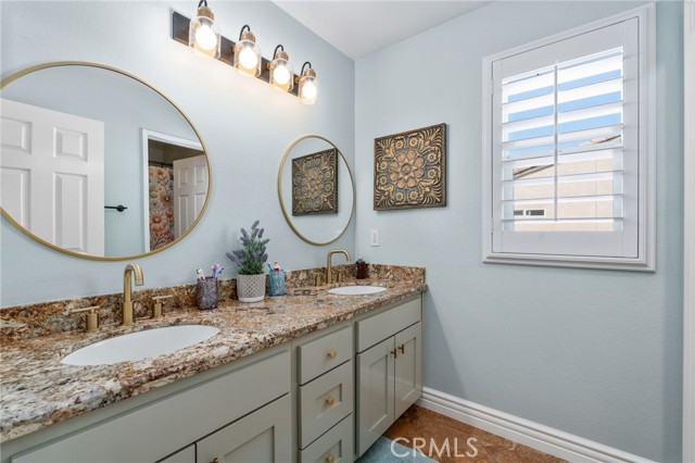 14131 Apple Grove Court, Eastvale CA: https://media.crmls.org/medias/010516fb-63d6-4ea9-ae4e-b8162da407f2.jpg