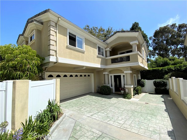 1916 Ruhland Avenue B, Redondo Beach, California 90278, 4 Bedrooms Bedrooms, ,2 BathroomsBathrooms,For Sale,Ruhland,SB20155970