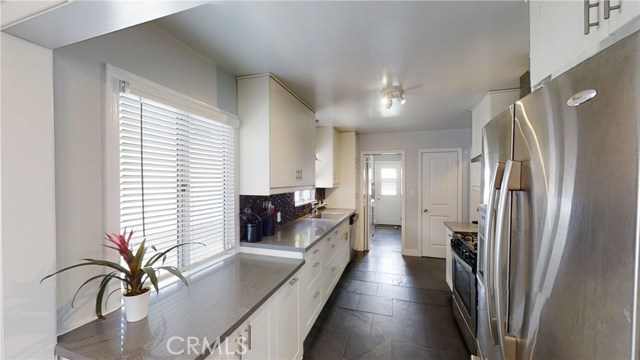 1070 W Santa Cruz Street