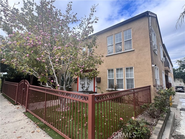 Detail Gallery Image 4 of 20 For 1261 S Plymouth Blvd, Los Angeles,  CA 90019 - 3 Beds | 1 Baths