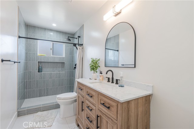 Image 10 of 21 For 492 Graham  