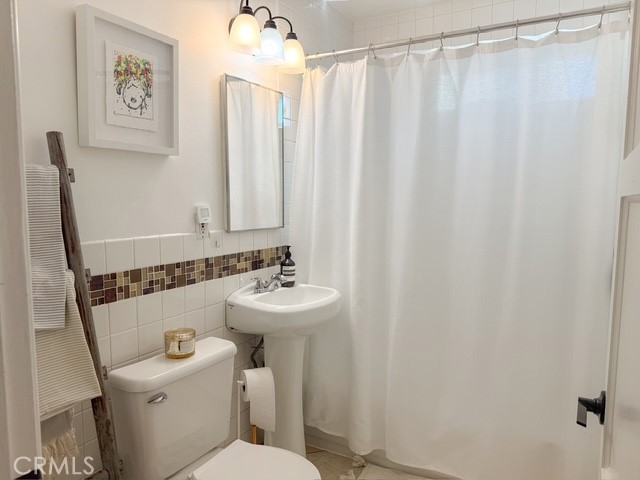 Detail Gallery Image 10 of 17 For 8218 Handley Ave, Los Angeles,  CA 90045 - 3 Beds | 2 Baths