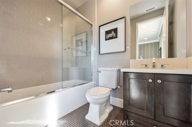 Detail Gallery Image 14 of 22 For 117 Frontier, Irvine,  CA 92620 - 4 Beds | 4/1 Baths