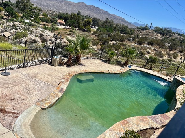 32375 Sage Road, Hemet CA: https://media.crmls.org/medias/010834b2-7481-4320-bf77-bbd61d9251ae.jpg