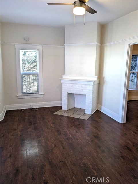 Detail Gallery Image 2 of 9 For 234 W 4th St #B,  Long Beach,  CA 90802 - 1 Beds | 1 Baths