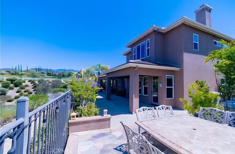 https://media.crmls.org/medias/0108f3cc-415f-4a86-8818-50bc026d97ee.jpg?preset=X-Large