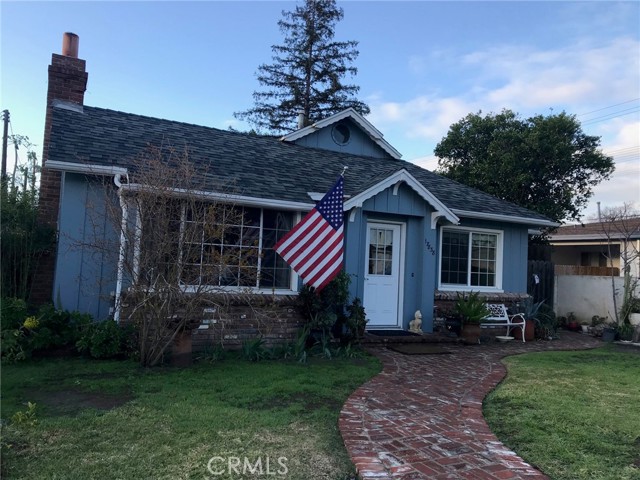 17838 -17840 Los Alimos Street, Granada Hills CA: https://media.crmls.org/medias/01090473-ba89-442a-b1ca-b100a1b39e63.jpg