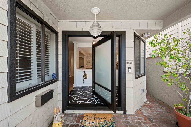 Detail Gallery Image 4 of 43 For 86 via Di Roma Walk, Long Beach,  CA 90803 - 3 Beds | 2/1 Baths