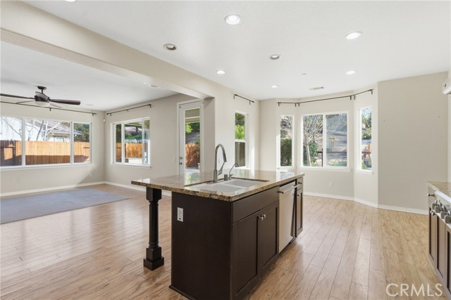 Detail Gallery Image 5 of 37 For 5632 Menemsha Ln, Santa Maria,  CA 93455 - 4 Beds | 4 Baths