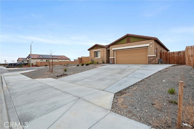 Detail Gallery Image 2 of 39 For 11583 Miranda Dr, Adelanto,  CA 92301 - 3 Beds | 2 Baths