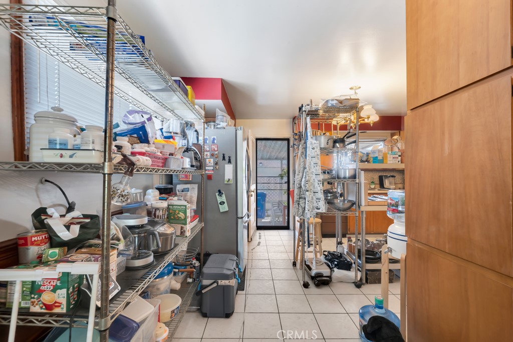 https://media.crmls.org/medias/010c197b-483b-4fe1-80be-d11118533041.jpg?preset=X-Large