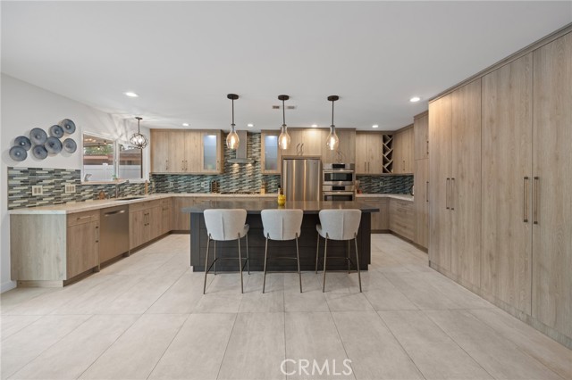 Detail Gallery Image 5 of 30 For 7844 Allott Ave, Panorama City,  CA 91402 - 3 Beds | 2 Baths