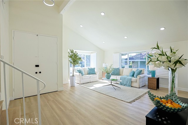 Detail Gallery Image 10 of 68 For 2301 W Manly, Santa Ana,  CA 92704 - 4 Beds | 2/1 Baths