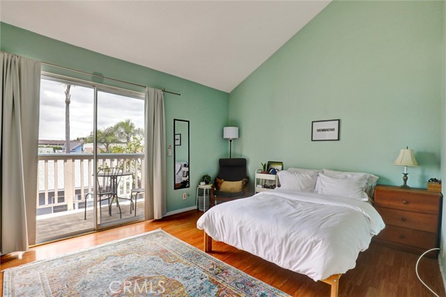 533 Walnut Avenue, Long Beach CA: https://media.crmls.org/medias/010cabe6-3f03-415c-8e15-be3d148ba4f9.jpg