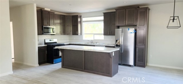 33033 -33031 Catlin Avenue, Hemet CA: https://media.crmls.org/medias/010d174e-6e62-411e-b72b-96e2d5b5f22b.jpg