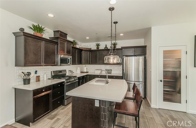 Detail Gallery Image 8 of 32 For 7005 N Astoria Dr, Fresno,  CA 93722 - 4 Beds | 2/1 Baths