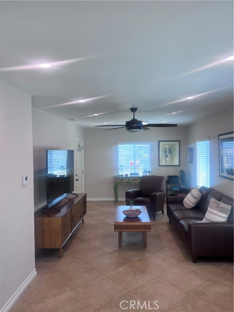 1474 W 1st Street, San Pedro CA: https://media.crmls.org/medias/010d7634-779e-4969-8555-12e4d498a05c.jpg