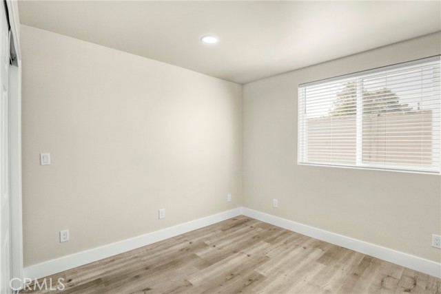 Detail Gallery Image 3 of 14 For 11606 Paso Robles Ave, Granada Hills,  CA 91344 - 3 Beds | 2 Baths