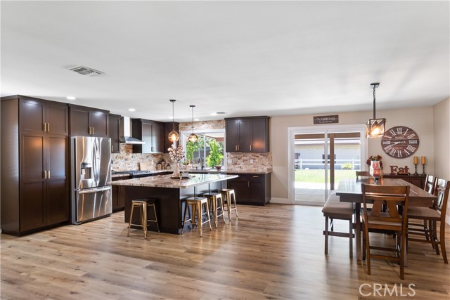 33127 Camelot Drive, Yucaipa CA: https://media.crmls.org/medias/010f1b85-81c5-4a12-97e5-3cb23e9093be.jpg
