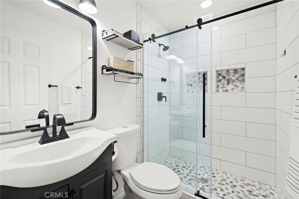 010f23b1 F16d 4912 A6b6 16764d81d972