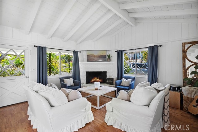 544 De Anza Drive, Corona del Mar CA: https://media.crmls.org/medias/010f7441-d652-44ab-b216-bb902468bcac.jpg