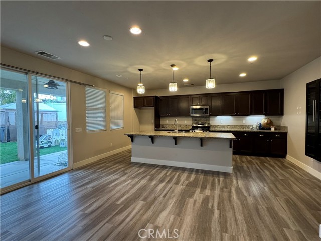 Detail Gallery Image 8 of 26 For 29306 Prestwick, Lake Elsinore,  CA 92530 - 3 Beds | 2/1 Baths